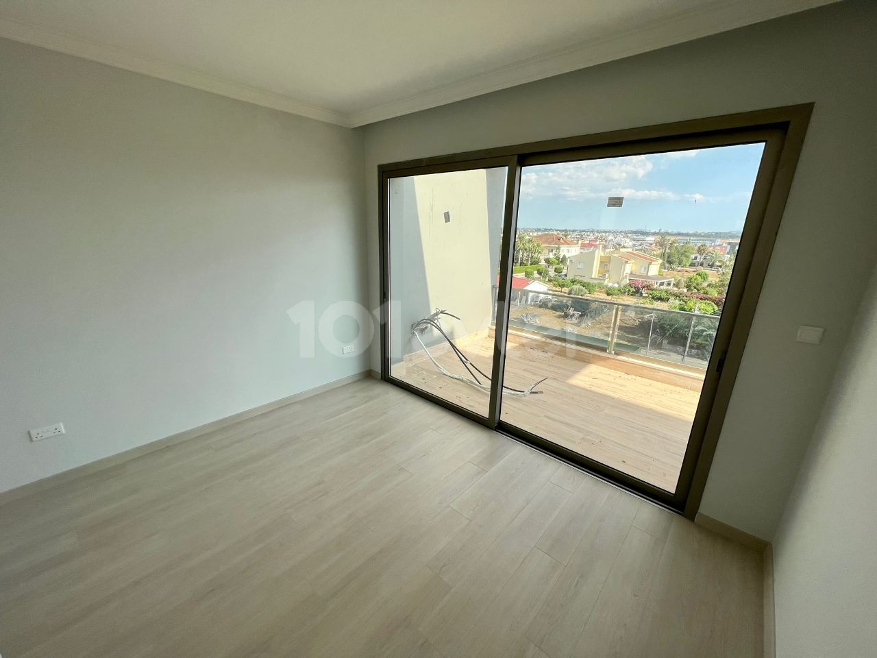 LEFKOŞA YENİKENT 'de HAVUZLU, TÜRK KOÇANLI, 2+1 EN-SUITE PENTHOUSE DAİRE !