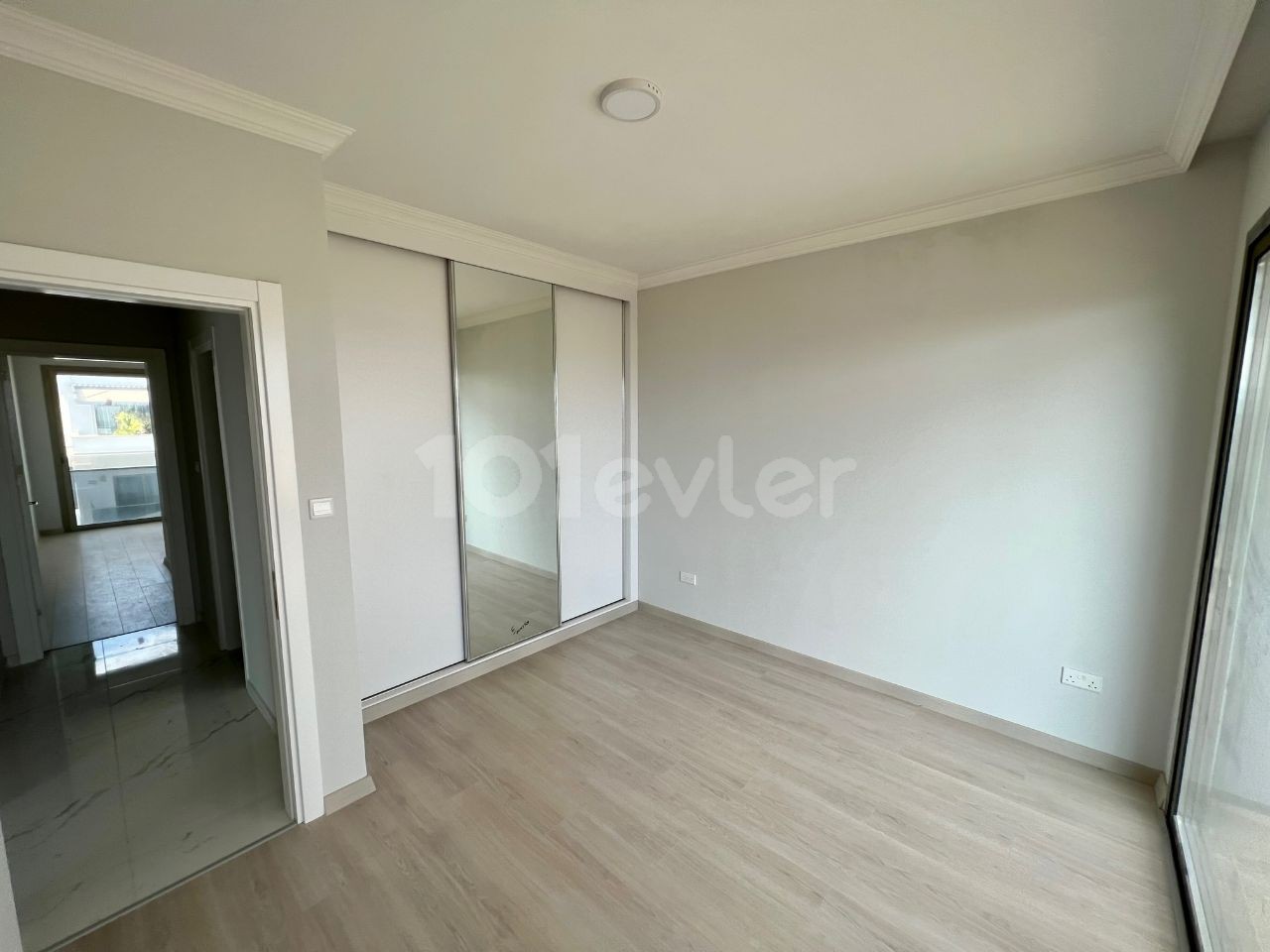 LEFKOŞA YENİKENT 'de HAVUZLU, TÜRK KOÇANLI, 2+1 EN-SUITE PENTHOUSE DAİRE !