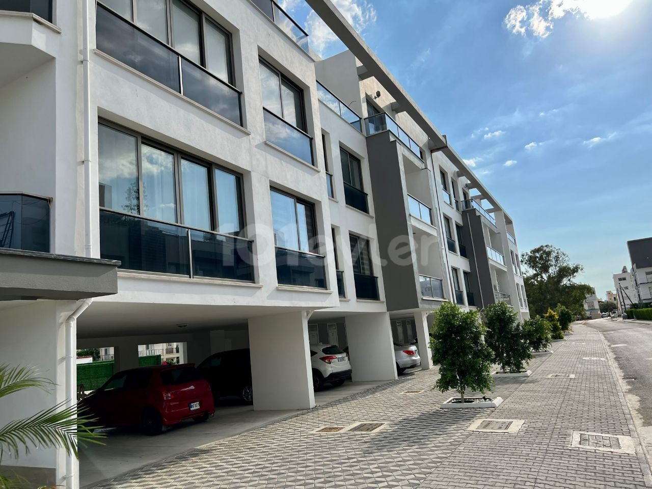 LEFKOŞA YENİKENT 'de HAVUZLU, TÜRK KOÇANLI, 2+1 EN-SUITE PENTHOUSE DAİRE !