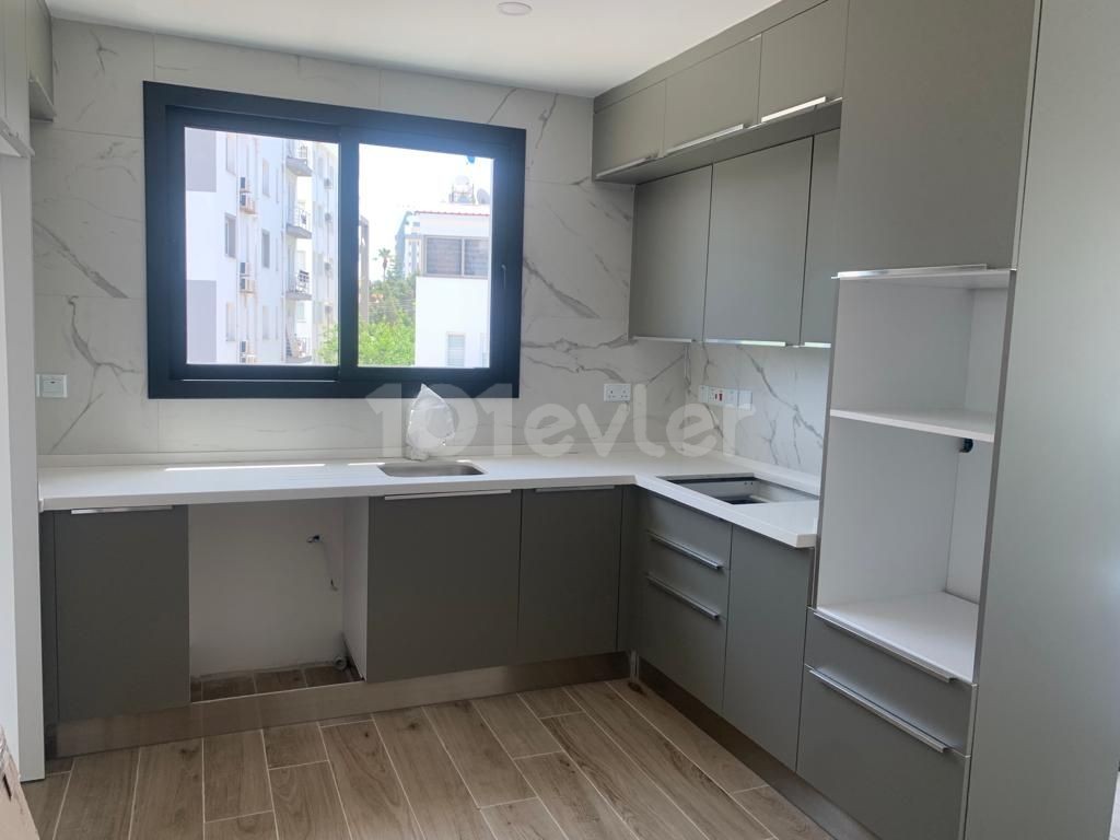 A RESIDENTIAL APARTMENT IN THE KYRENIA CITY CENTER ON THE FEATURED SITE ** 