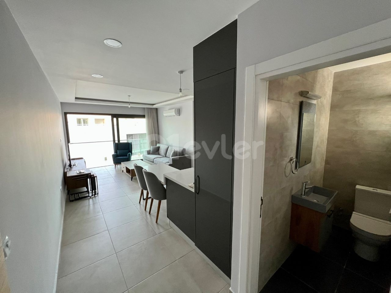 BRAND NEW. FULLY FURNISHED 2+1 LUXURIOUS FLAT IN KUMSAL !