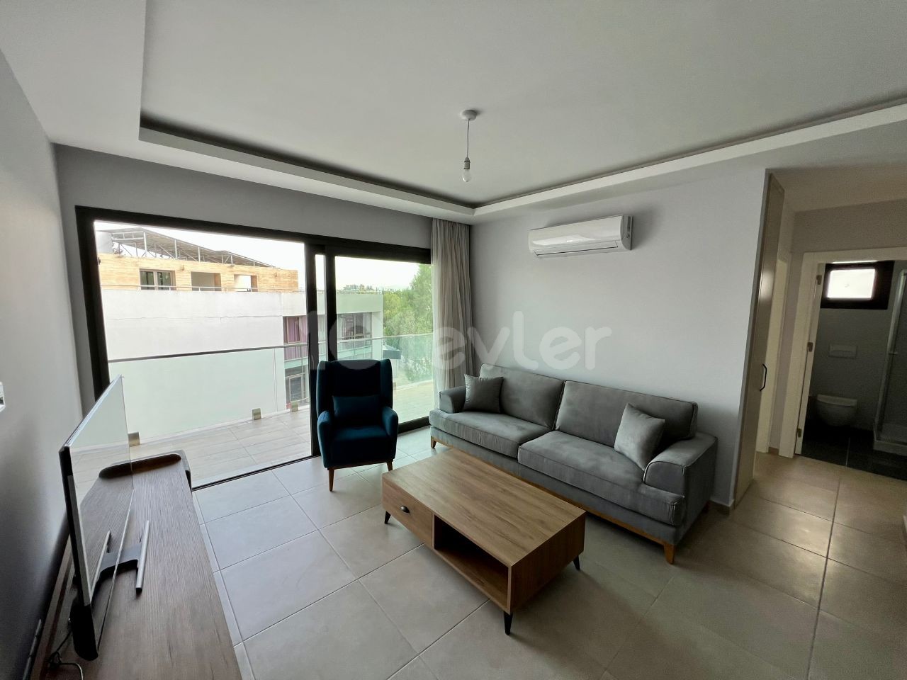 BRAND NEW. FULLY FURNISHED 2+1 LUXURIOUS FLAT IN KUMSAL !