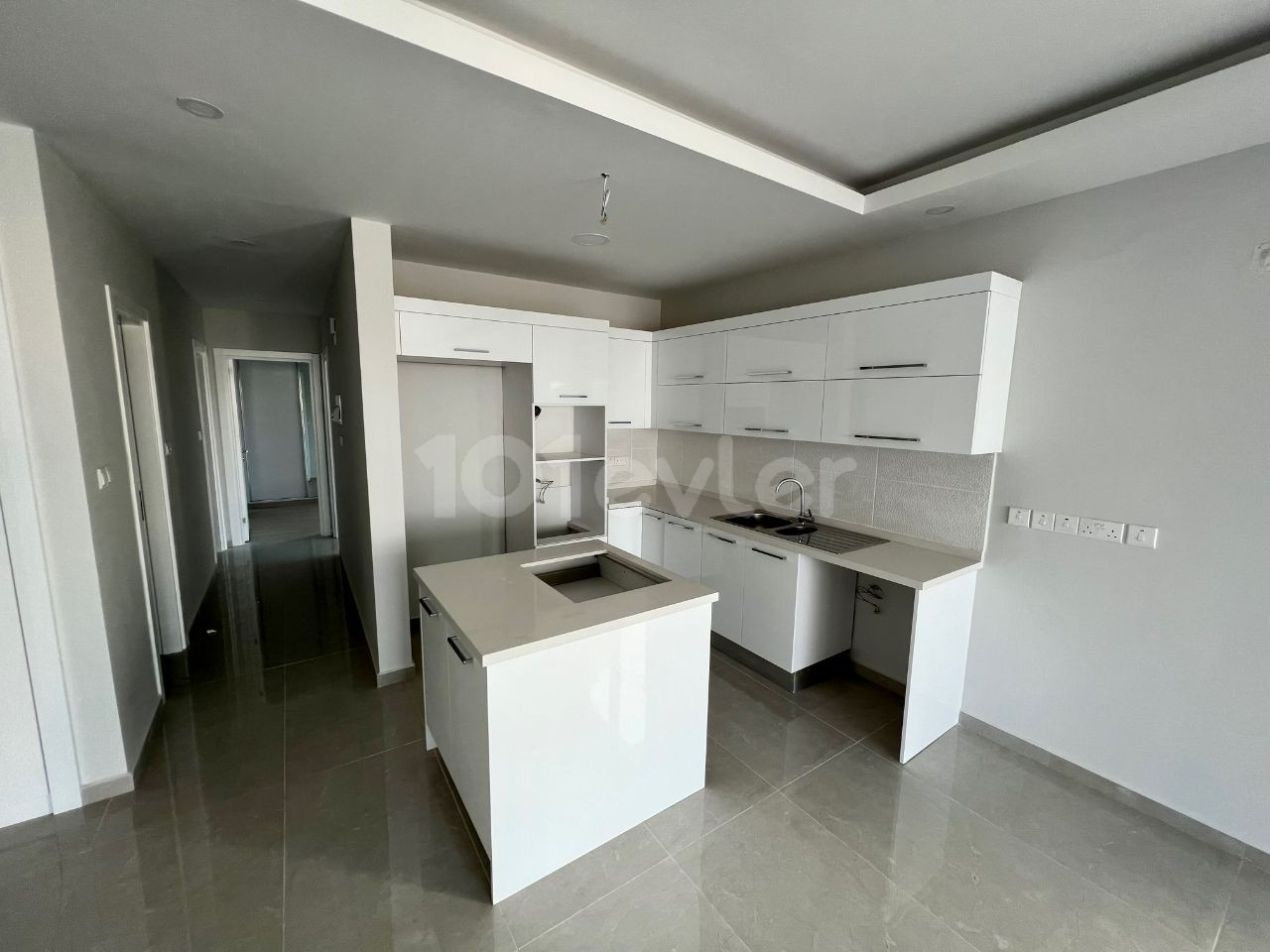 LEFKOŞA YENİKENT 'de HAVUZLU, TÜRK KOÇANLI, GENİŞ TERASLI, 2+1 EN-SUITE PENTHOUSE DAİRE !