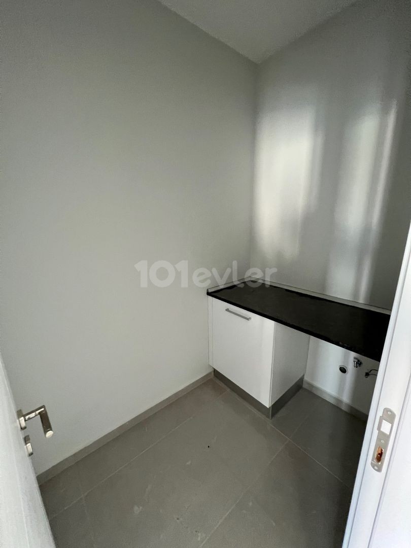 LEFKOŞA YENİKENT 'de HAVUZLU, TÜRK KOÇANLI, GENİŞ TERASLI, 2+1 EN-SUITE PENTHOUSE DAİRE !