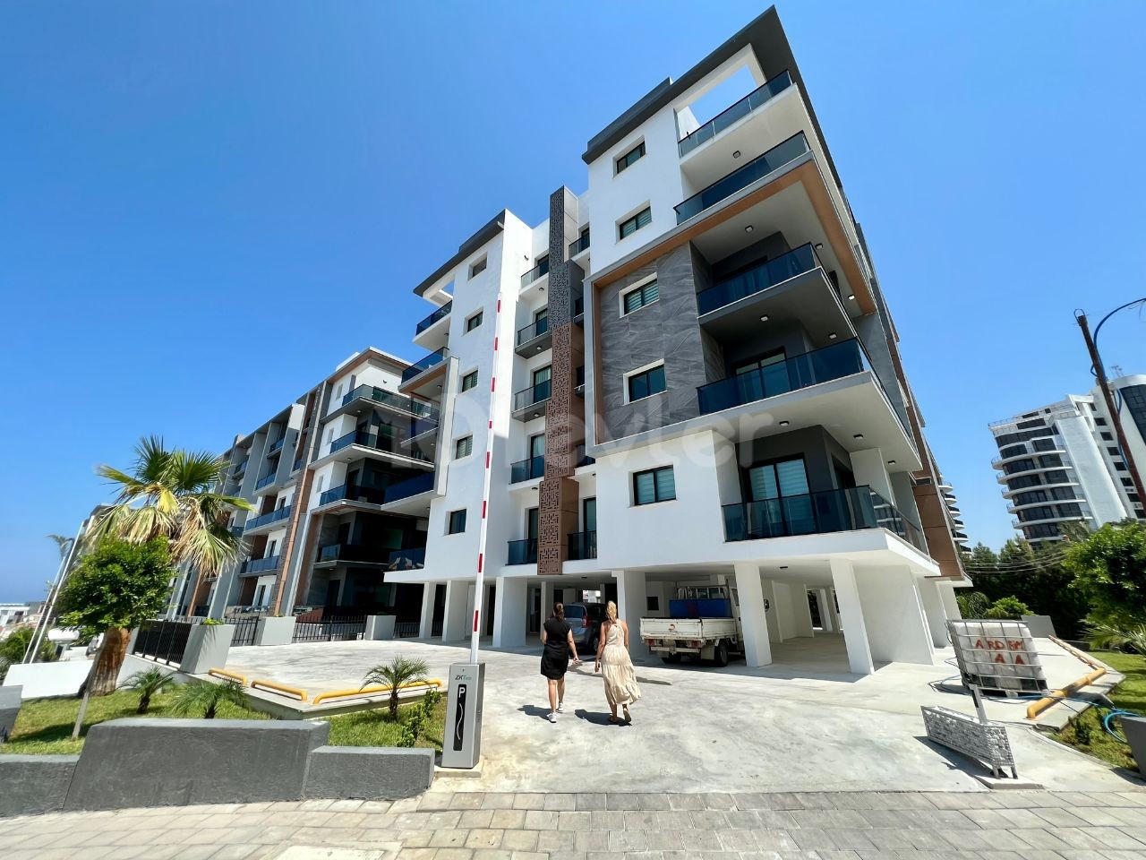 BRAND NEW 2+1 LUXURIOUS FLATS IN THE CENTER OF KYRENIA !