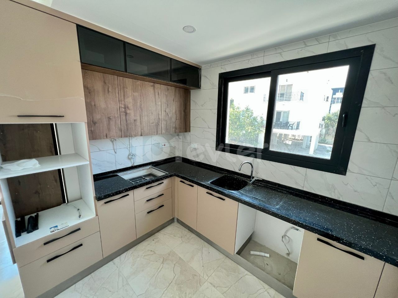 BRAND NEW 2+1 LUXURIOUS FLATS IN THE CENTER OF KYRENIA !