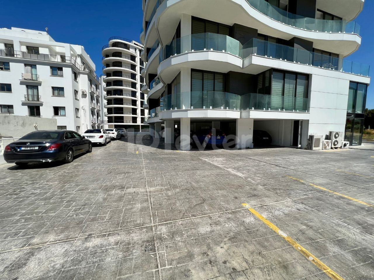 Super Lage in Kyrenia, Luxus, Qualität, voll möblierte 2 + 1 Wohnung ! ** 