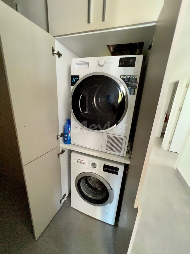 Super Lage in Kyrenia, Luxus, Qualität, voll möblierte 2 + 1 Wohnung ! ** 