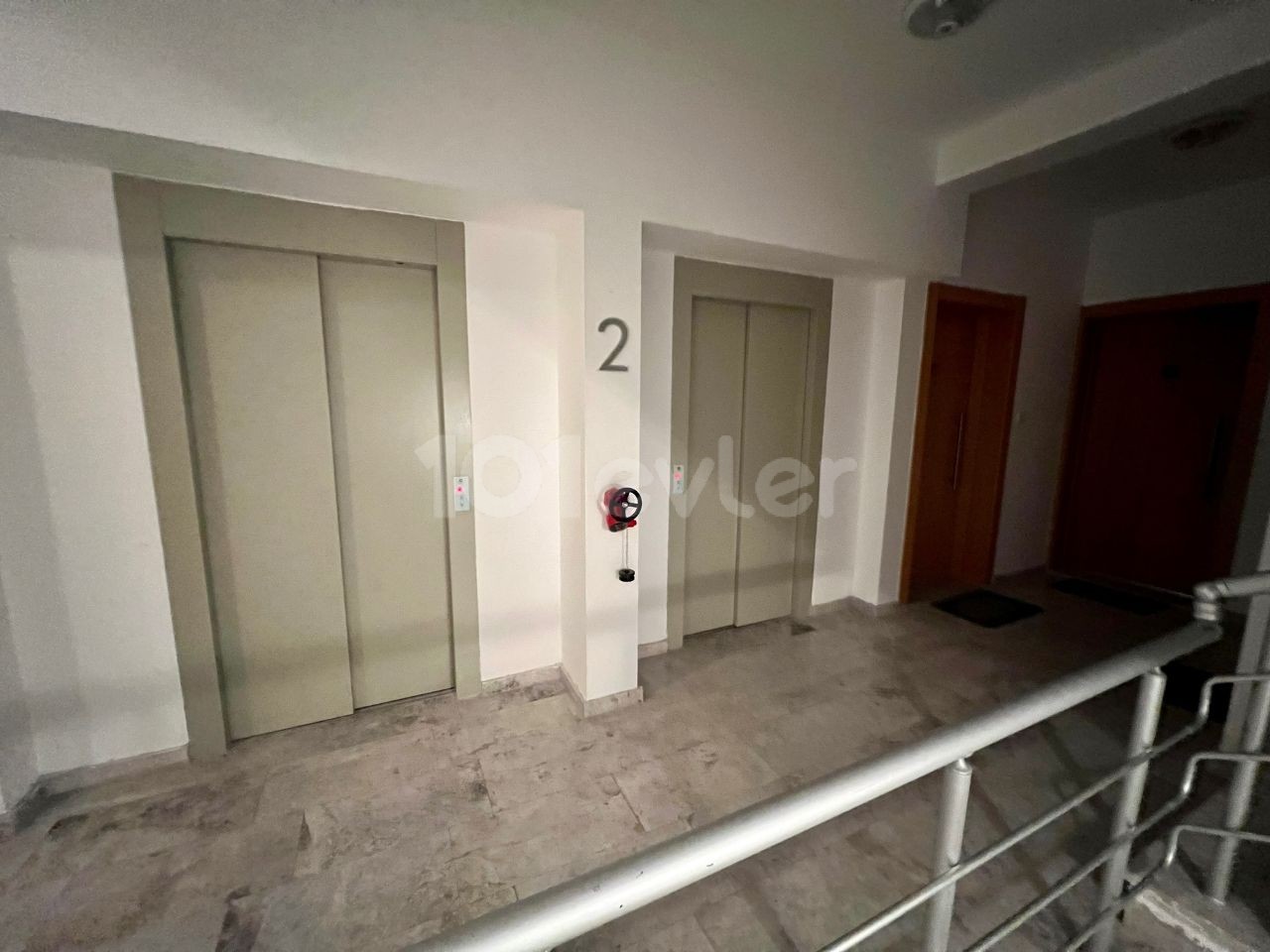 Super Lage in Kyrenia, Luxus, Qualität, voll möblierte 2 + 1 Wohnung ! ** 