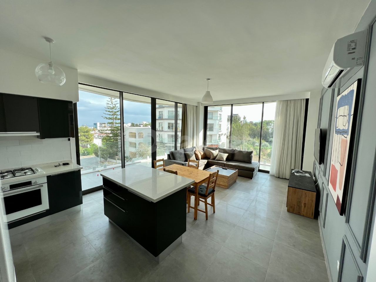 FULLY FURNISHED, LUXURIOUS 2+1 FLAT IN KYRENIA !