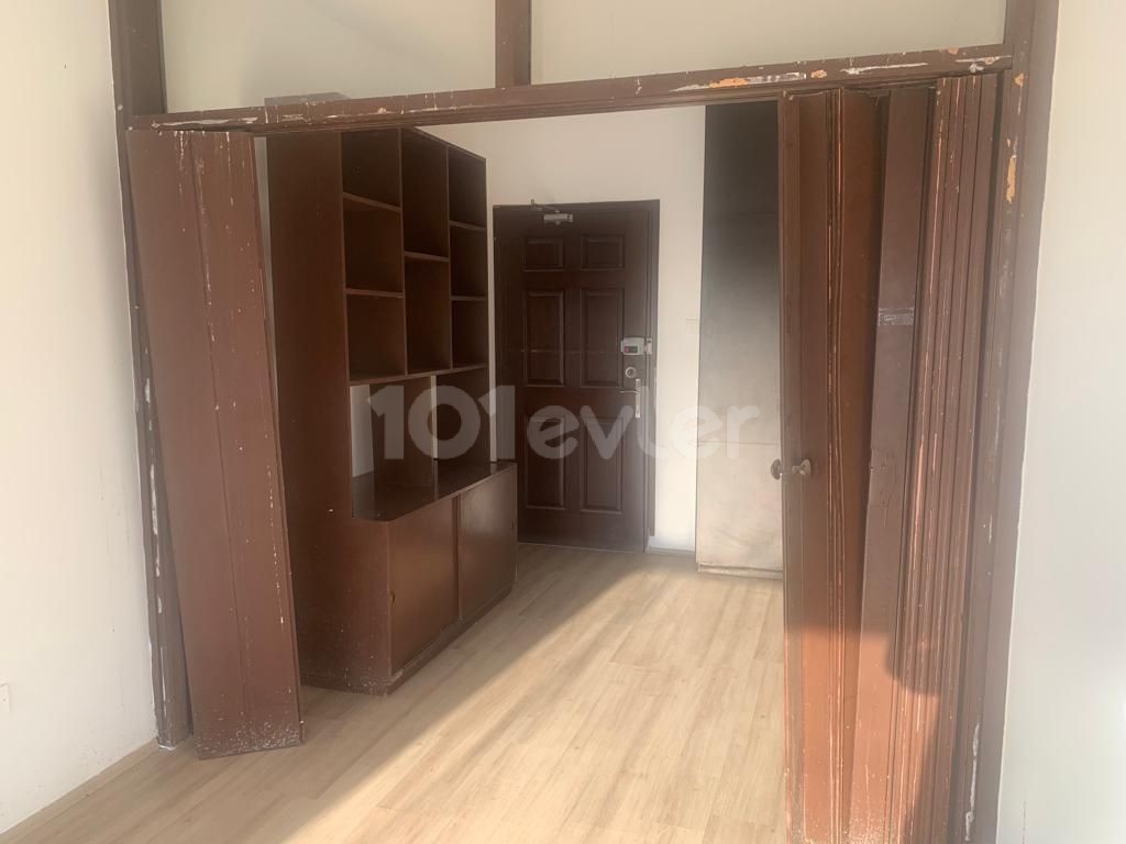 Spacious 3+2 Flat for Sale on Dereboyu Avenue