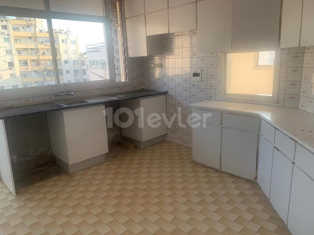 Spacious 3+2 Flat for Sale on Dereboyu Avenue