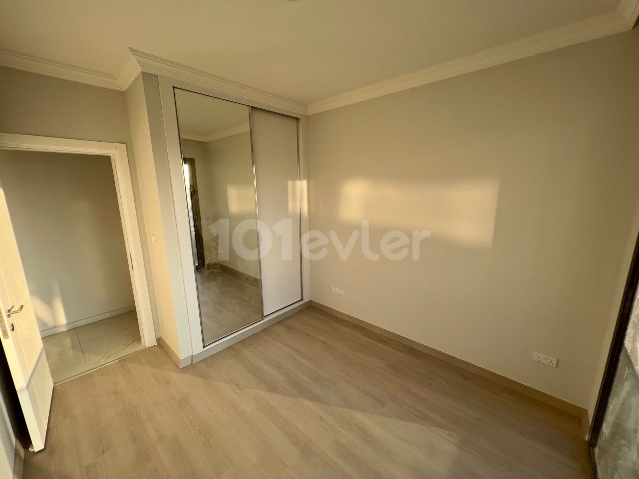 LEFKOŞA YENİKENT 'de HAVUZLU, TÜRK KOÇANLI, 2+1 EN-SUITE DAİRE !