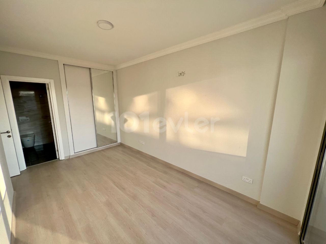 LEFKOŞA YENİKENT 'de HAVUZLU, TÜRK KOÇANLI, 2+1 EN-SUITE DAİRE !