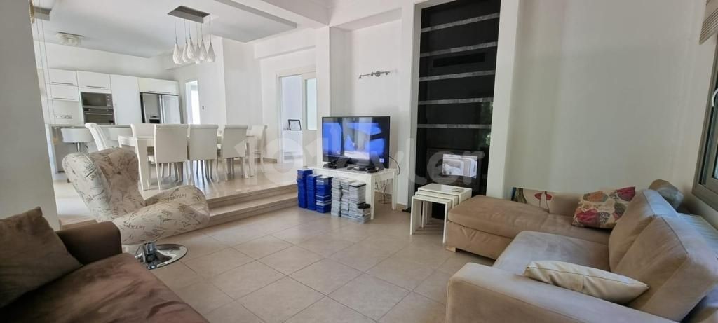 MAGNIFICENT VILLA IN THE HEART OF LEFKOŞA  ** 