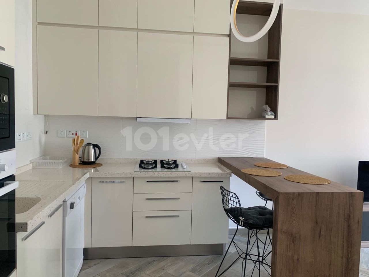 Flat To Rent in Yukarı Girne, Kyrenia