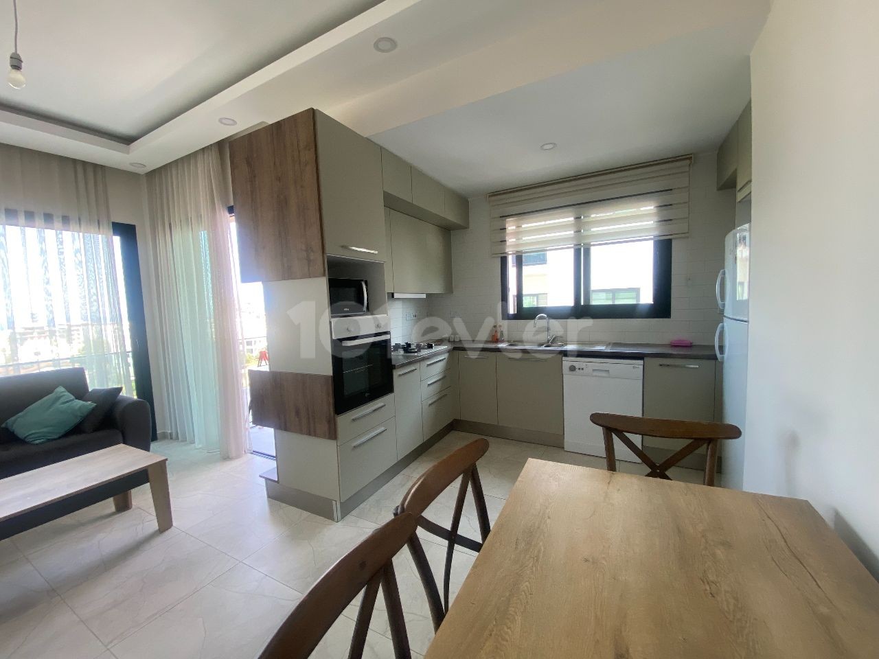 Fully Furnished 2+1 Flat for Rent with Sea View in Kyrenia Center!