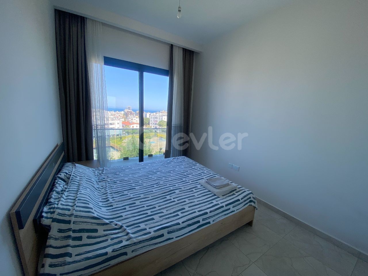 Fully Furnished 2+1 Flat for Rent with Sea View in Kyrenia Center!