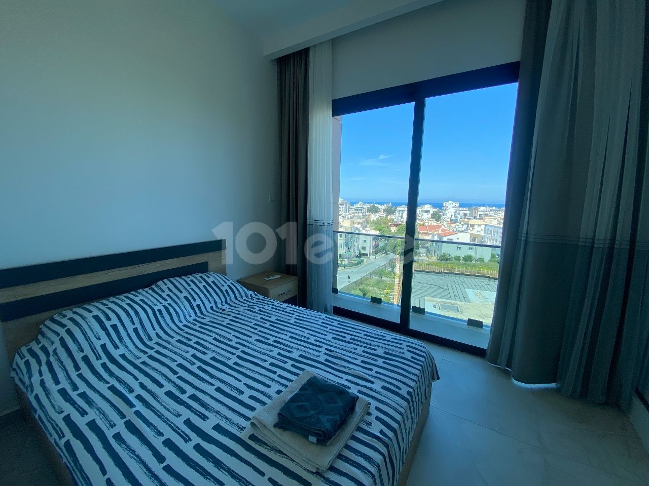 Fully Furnished 2+1 Flat for Rent with Sea View in Kyrenia Center!