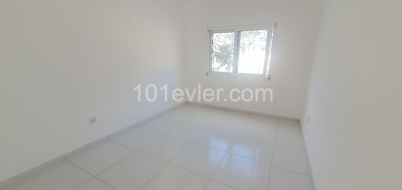 KYRENIA £200 UNFURNISHED FLAT FOR RENT ** 