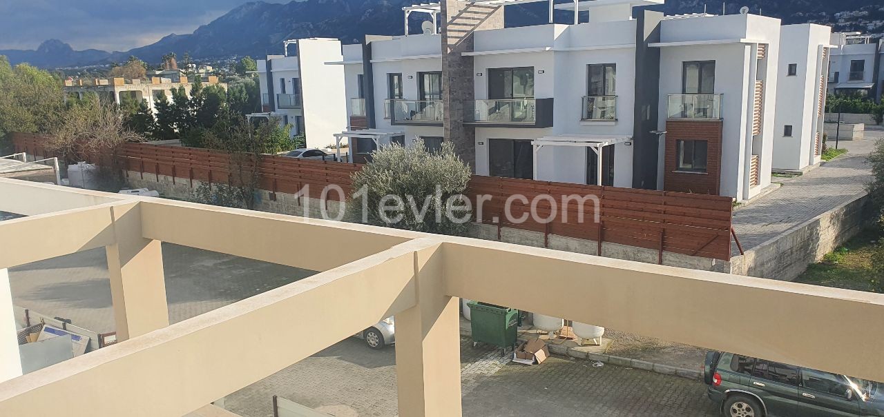 KYRENIA £200 UNFURNISHED FLAT FOR RENT ** 