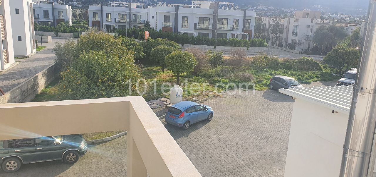 KYRENIA £200 UNFURNISHED FLAT FOR RENT ** 