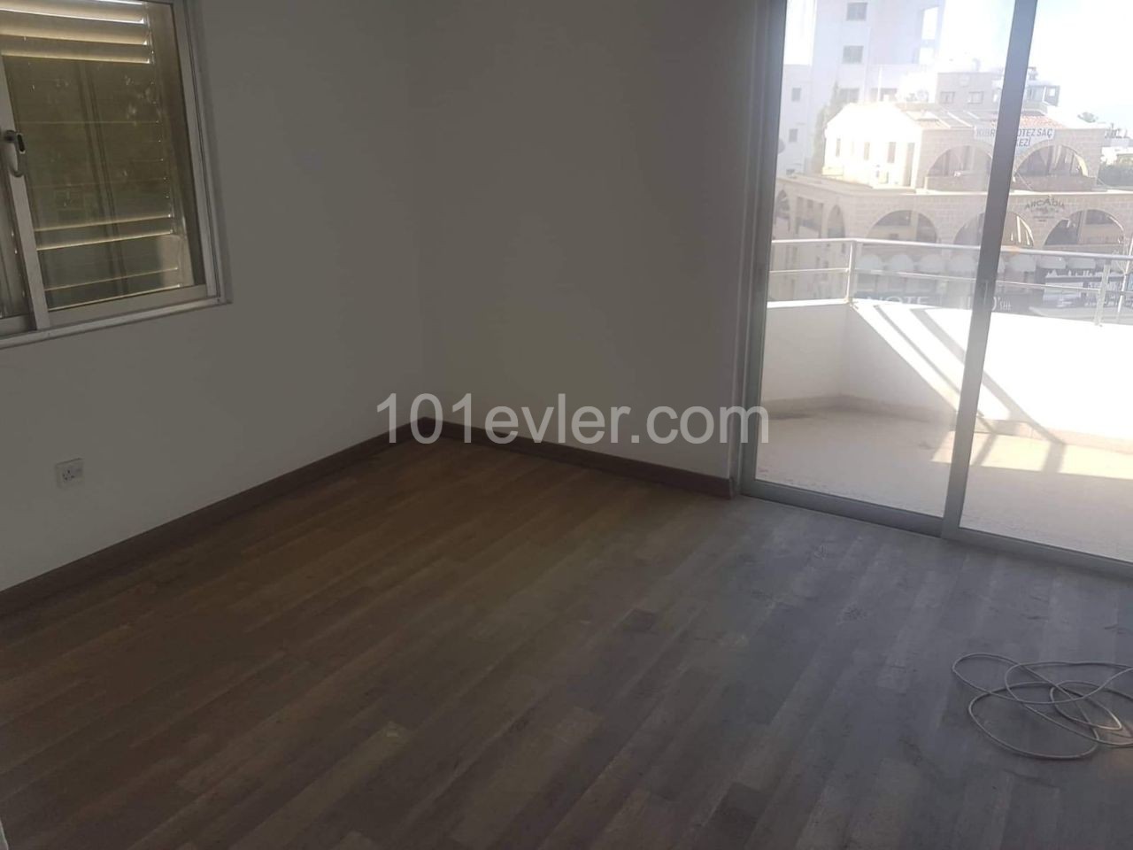 3+1 spacious flat in the center of Kyrenia ** 