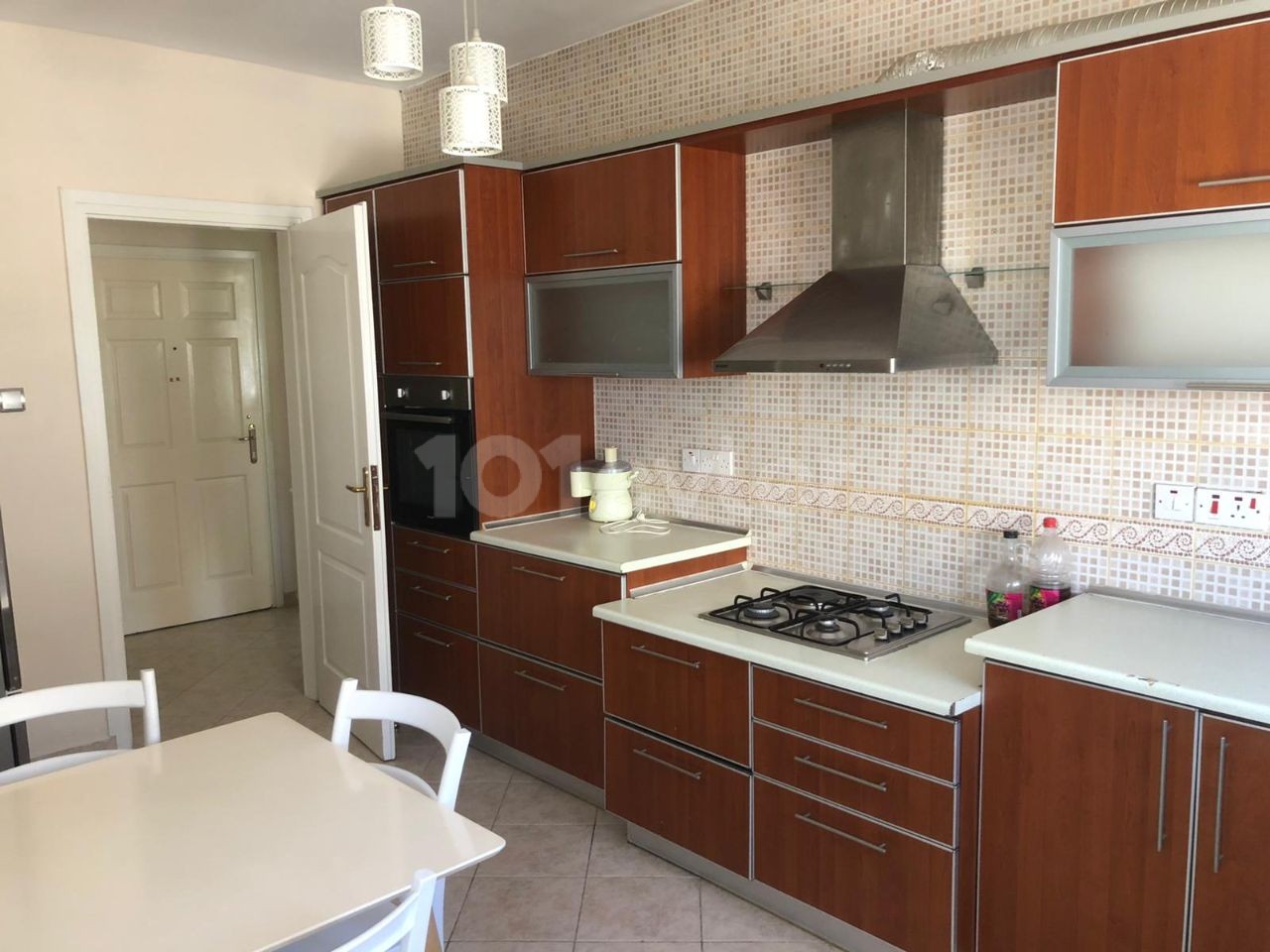 3-1 large fully furnished flat in the center of Kyrenia ** 