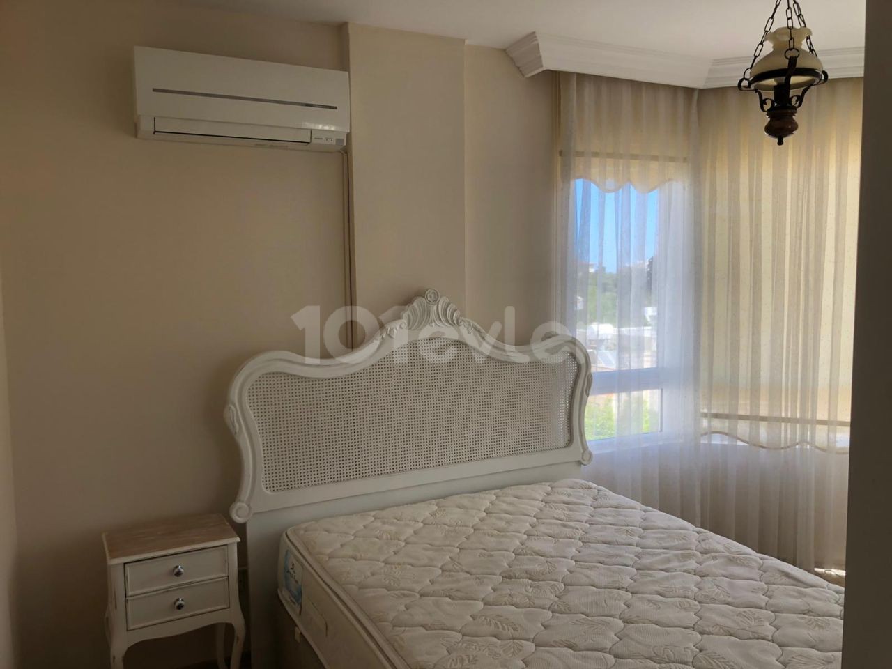 3-1 large fully furnished flat in the center of Kyrenia ** 