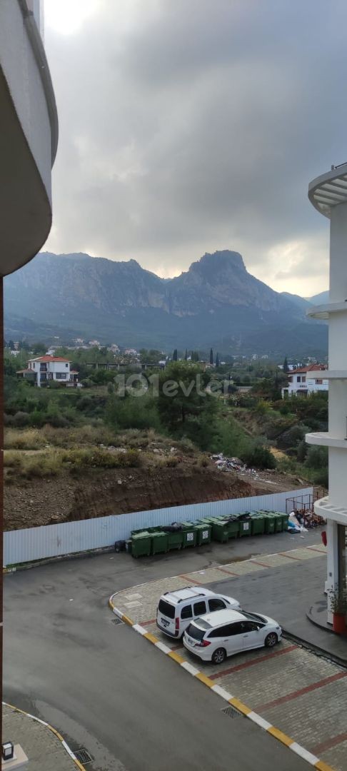 2+1 Wohnung zu vermieten. Kyrenia. Akakan.