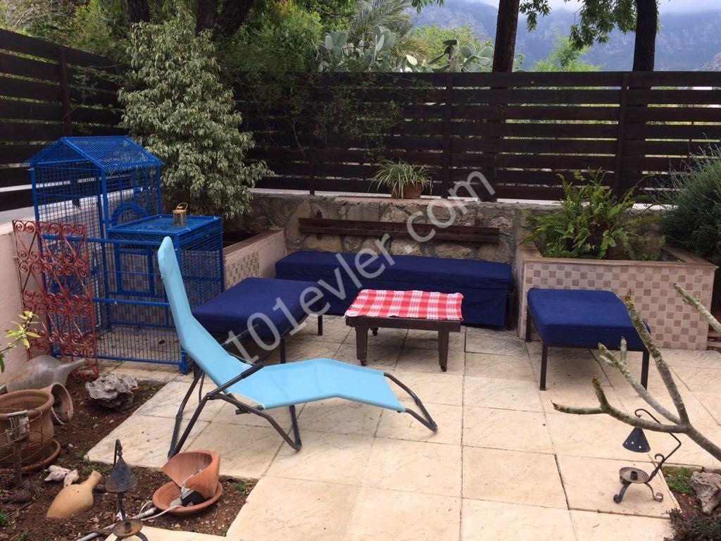 3 + 1 LUXURY APARTMENT WITH FIREPLACE, GARDEN, SPECIAL DESIGN FOR SALE IN DOGANKOY 140 SQUARE METERS OF LIVING SPACE 1 SPACIOUS HALL + OPEN KITCHEN + WHITE GOODS 2 BATHROOMS + WC 4 SPACIOUS BALCONIES 3 BEDROOMS SEMI-FURNISHED CENTRAL HEATING COMMUNAL POOL OUTDOOR GARAGE ** 