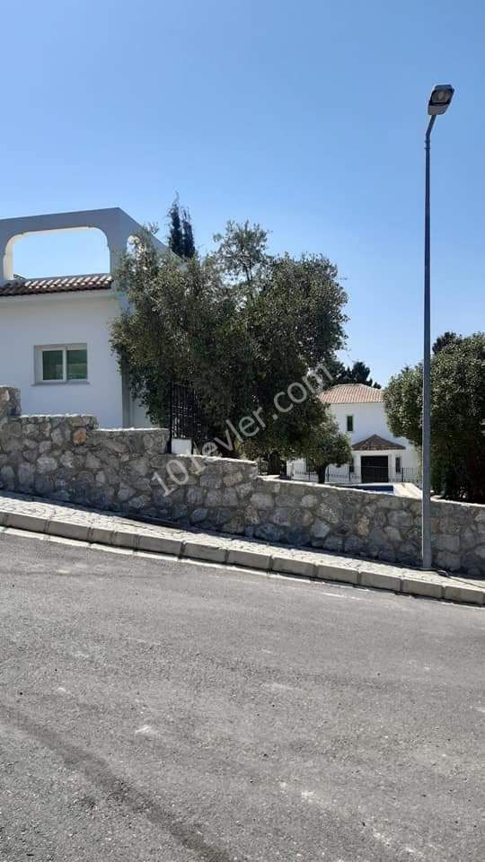 4+1 VILLA ZU VERKAUFEN IN KYRENIA OZANKÖY DE TURK KOCHANLI REF157 ** 