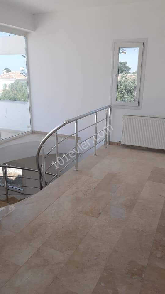 4+1 VILLA ZU VERKAUFEN IN KYRENIA OZANKÖY DE TURK KOCHANLI REF157 ** 