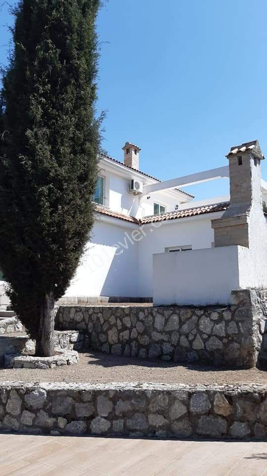 4+1 VILLA ZU VERKAUFEN IN KYRENIA OZANKÖY DE TURK KOCHANLI REF157 ** 