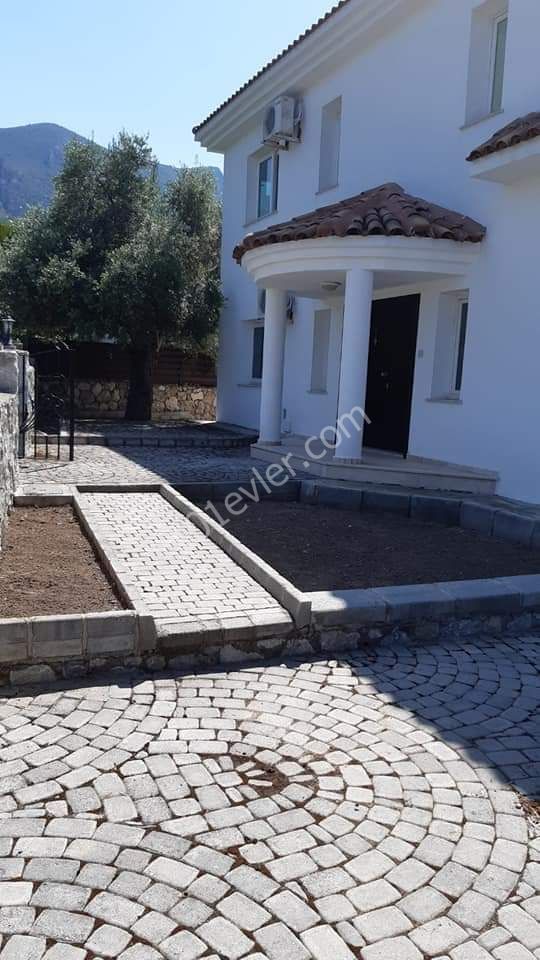 4+1 VILLA ZU VERKAUFEN IN KYRENIA OZANKÖY DE TURK KOCHANLI REF157 ** 