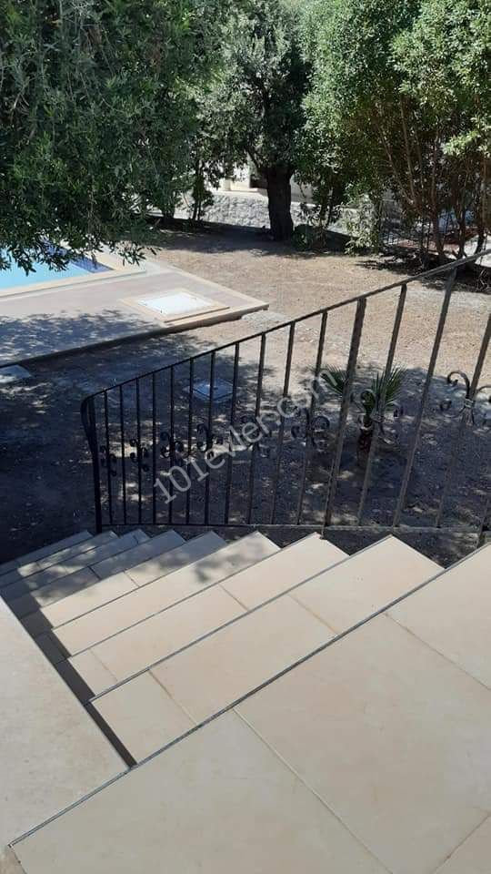 4+1 VILLA ZU VERKAUFEN IN KYRENIA OZANKÖY DE TURK KOCHANLI REF157 ** 