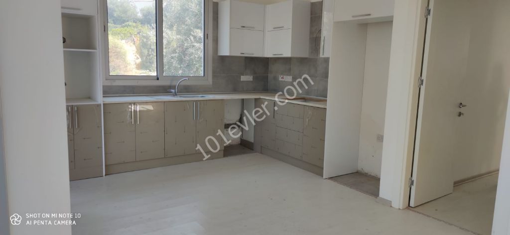 3+1 Wohnung zum Verkauf in Kyrenia Lapta REF 517 ** 