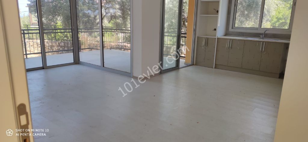 3+1 Wohnung zum Verkauf in Kyrenia Lapta REF 517 ** 