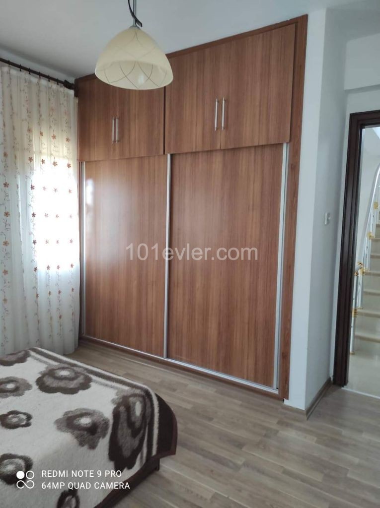 LAPTADA OTELLER BÖLGESINDE, DENİZ KENARINDA,  MUHTEŞEM KONUMDA, TRIPLEX VİLLAMIZ SATILIKTIR...  REF 097