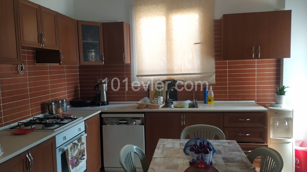 3+1 WOHNUNG ZU VERKAUFEN IN KYRENIA BOSPORUS REF1026 ** 