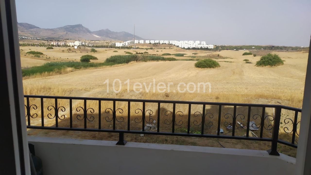 3+1 WOHNUNG ZU VERKAUFEN IN KYRENIA BOSPORUS REF1026 ** 