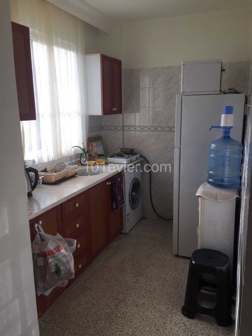 Kyrenia Lapta 1 + 1 Wohnung zu verkaufen ** 