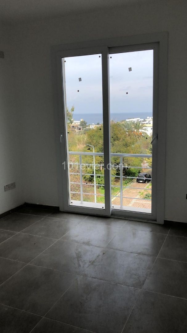 GİRNE LAPTA  MERKEZDE 2+1 SATILIK DAİRE 