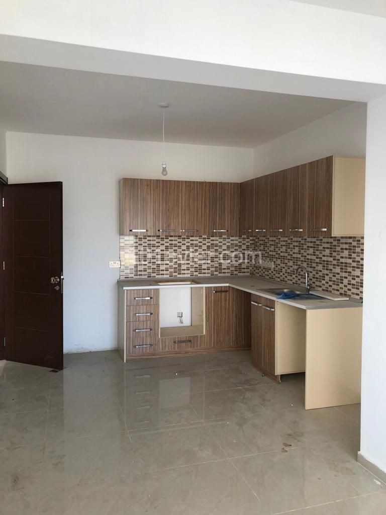 GİRNE LAPTA  MERKEZDE 2+1 SATILIK DAİRE 