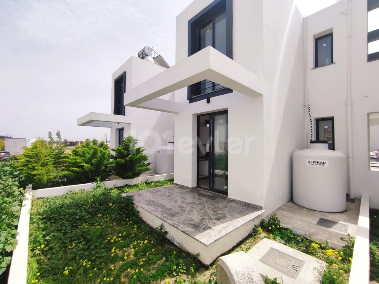 VILLAS FOR SALE IN KYRENIA CHATALKOY ** 