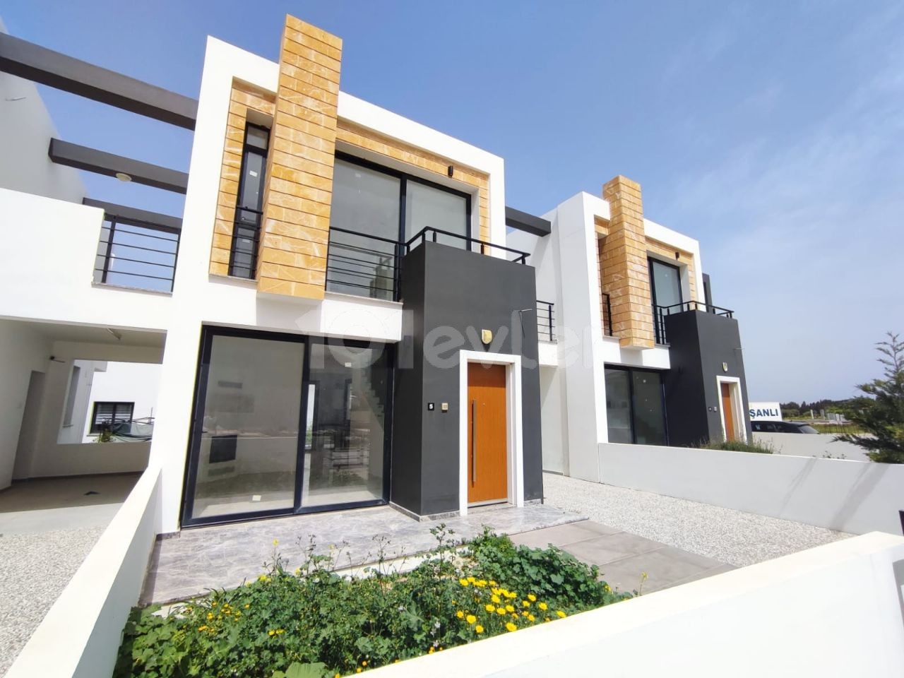 VILLAS FOR SALE IN KYRENIA CHATALKOY ** 