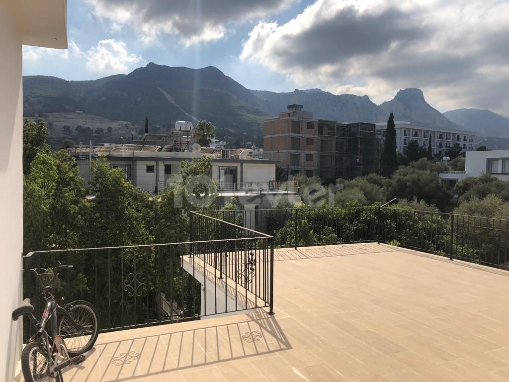 Complete Building For Sale in Yukarı Girne, Kyrenia