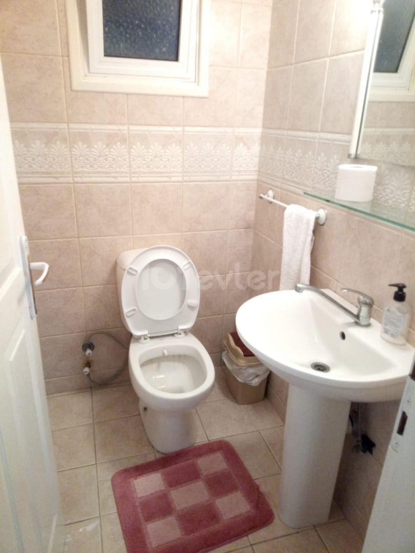 GİRNE MERKEZDE SATILIK  3+1 DAİRE