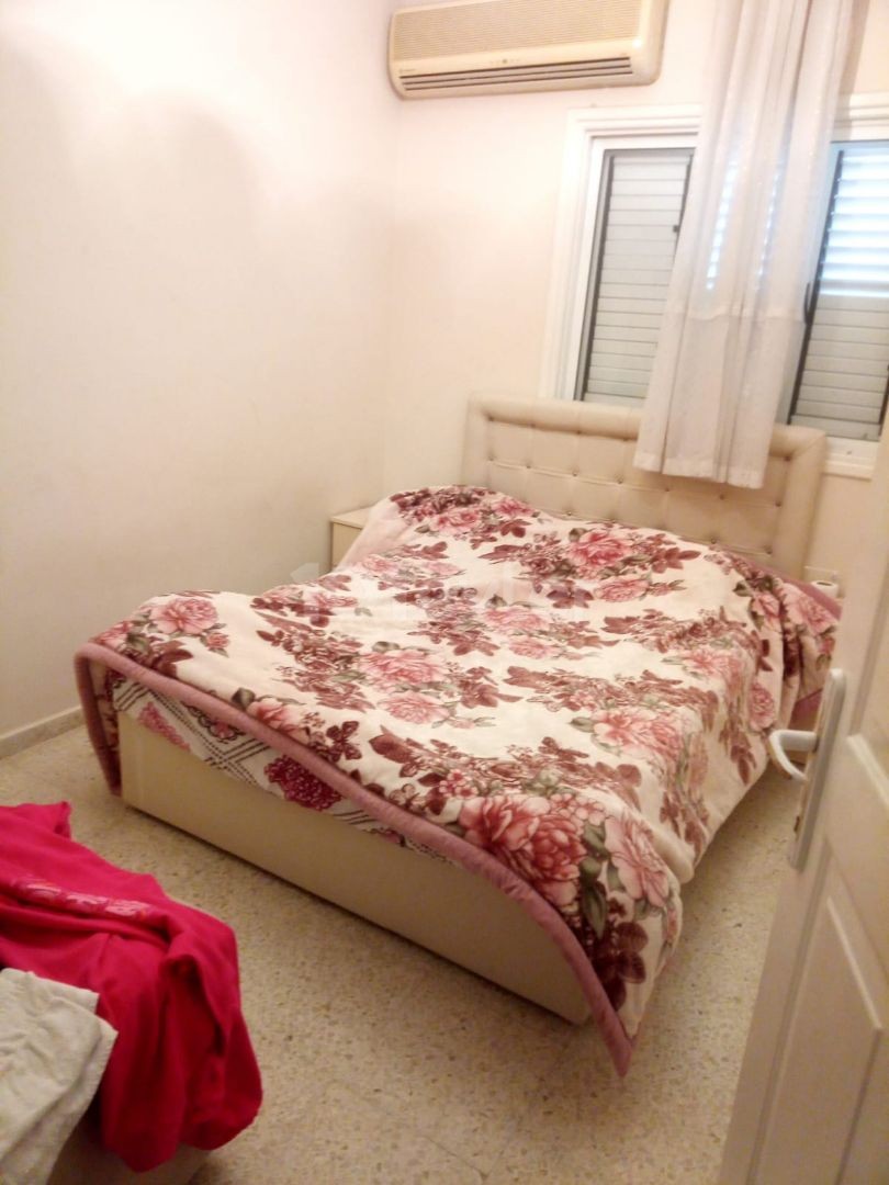 GİRNE MERKEZDE SATILIK  3+1 DAİRE