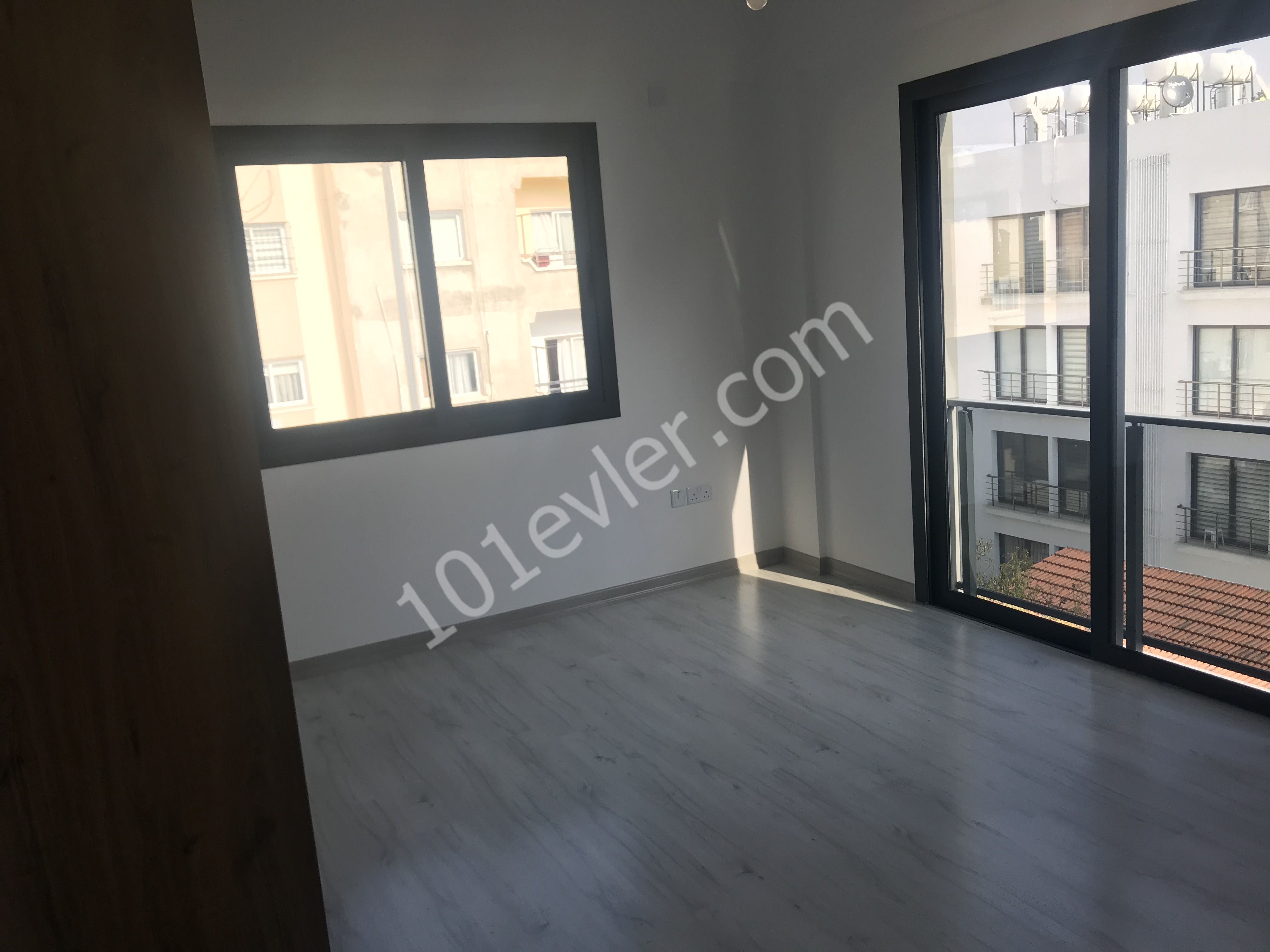 Luxus in Nikosia Mityeli 2+1 95+30 m2 Penthouse 64.900 STG ** 